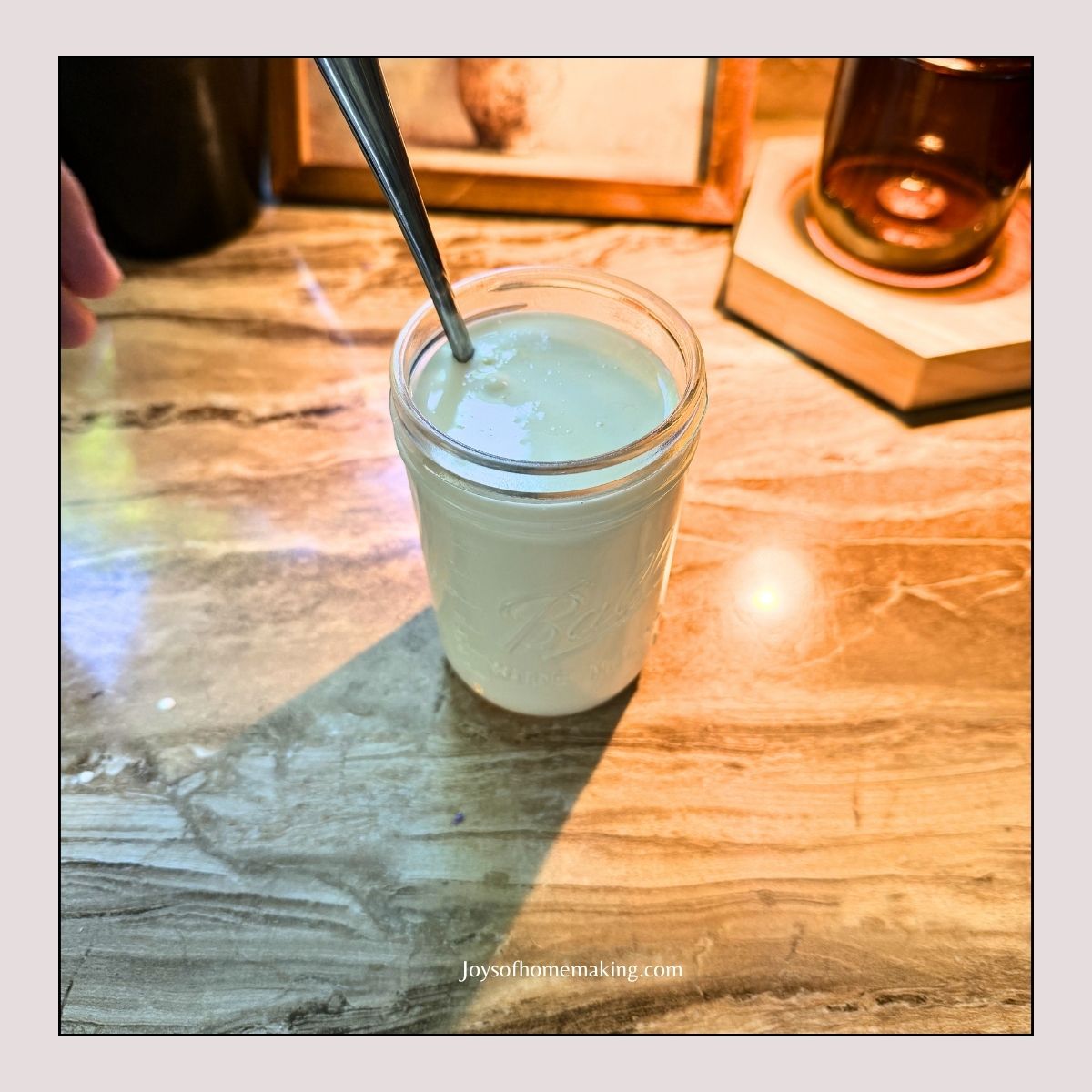 Whipped cream and vinegar mixed to make sour cream